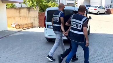 kendini jandarma olarak tanitan dolandirici tutuklandi CWyrlX1D