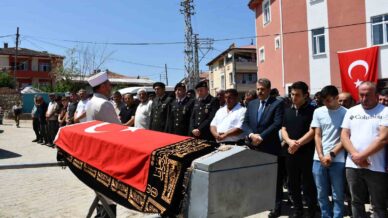 kibris gazisi son yolculuguna ugurlandi AgJESHV6