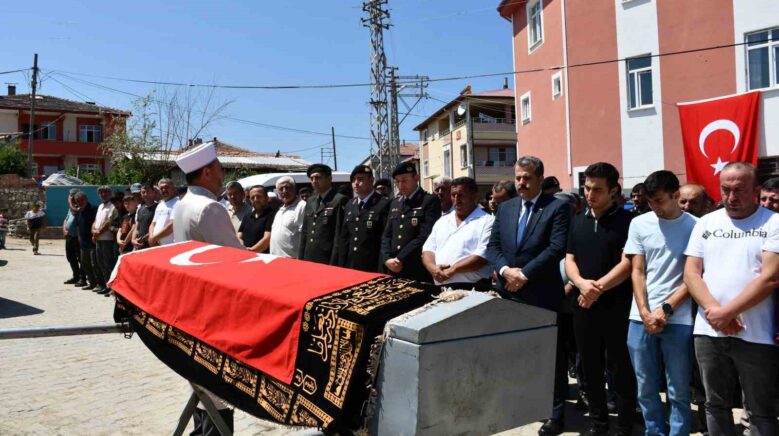 kibris gazisi son yolculuguna ugurlandi AgJESHV6