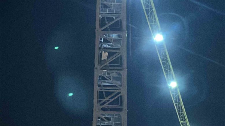 kule vincte intihara kalkisan sahsi esi ve yegeni ikna etti fUHeuFMR