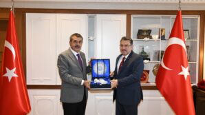 milli egitim bakani yusuf tekinden trabzon buyuksehir belediyesine ziyaret bmLC4Hfw