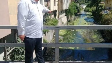 mollabey deresi coplerle doldu koyluler tepkili ZrOxk1xP