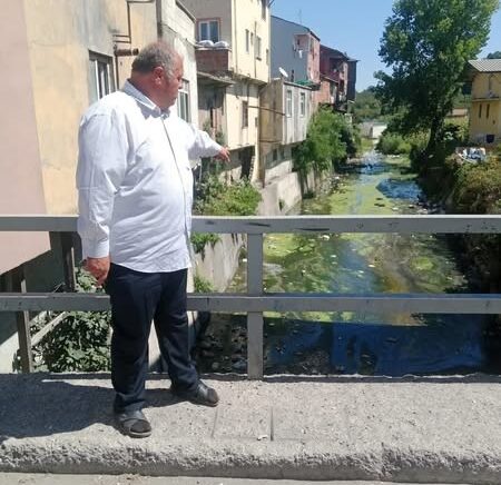 mollabey deresi coplerle doldu koyluler tepkili ZrOxk1xP