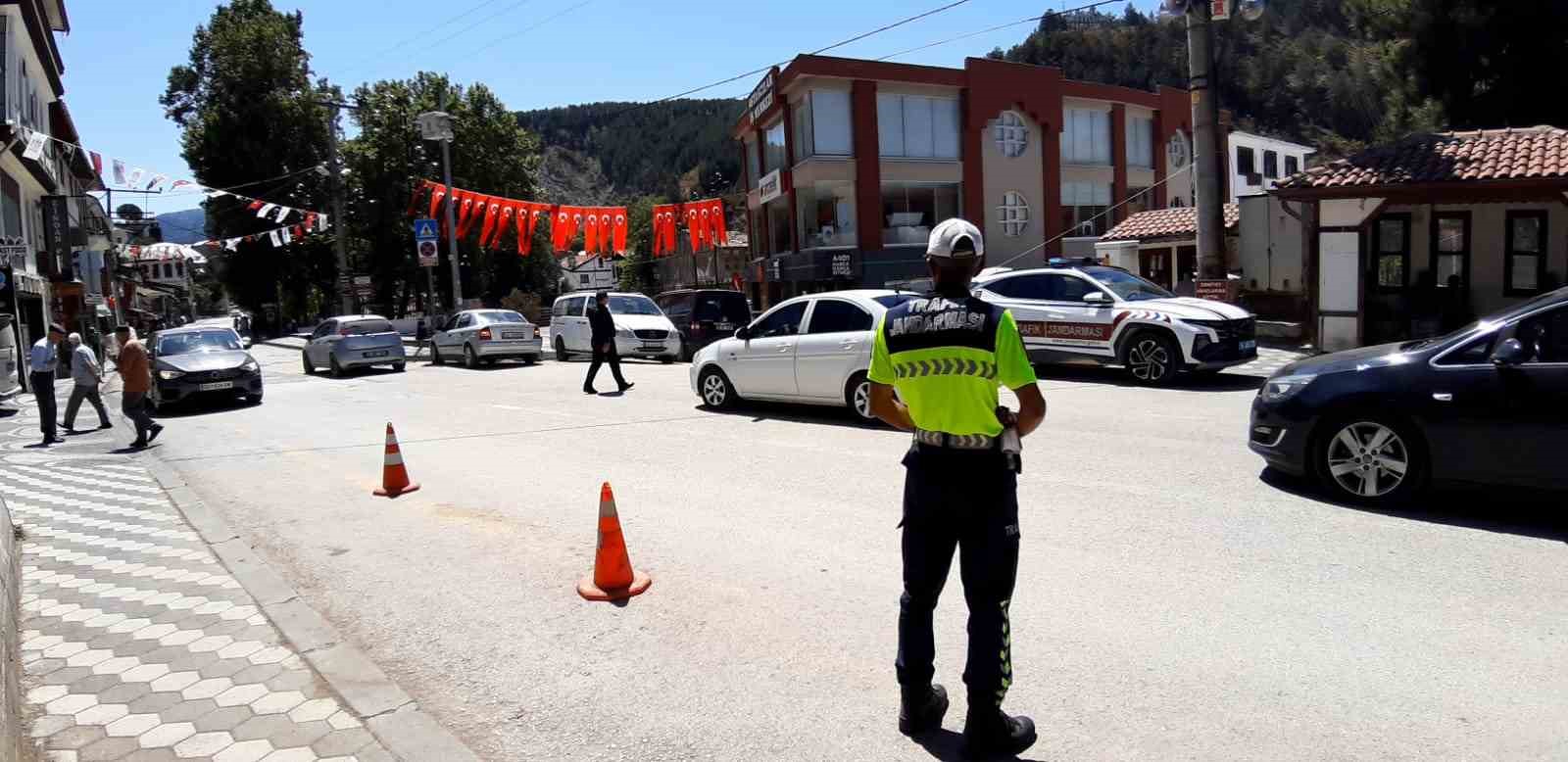 mudurnuda trafik denetimleri jandarmaya emanet wVXwgWMB