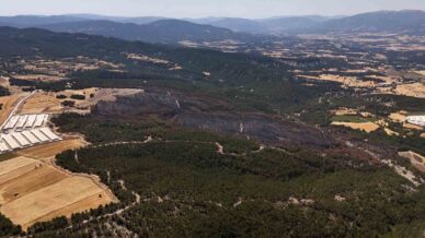 mudurnudaki orman yangininda 66 hektar alan kul oldu P2PkYzuq