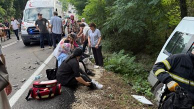 orduda servis minibusu kaza yapti 15 yarali G9NhShJF