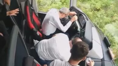 otobus kazasinda yeni goruntuler ortaya cikti sofor rahatsizlandi ikinci kaptan yetisemedi L5WAM6zI