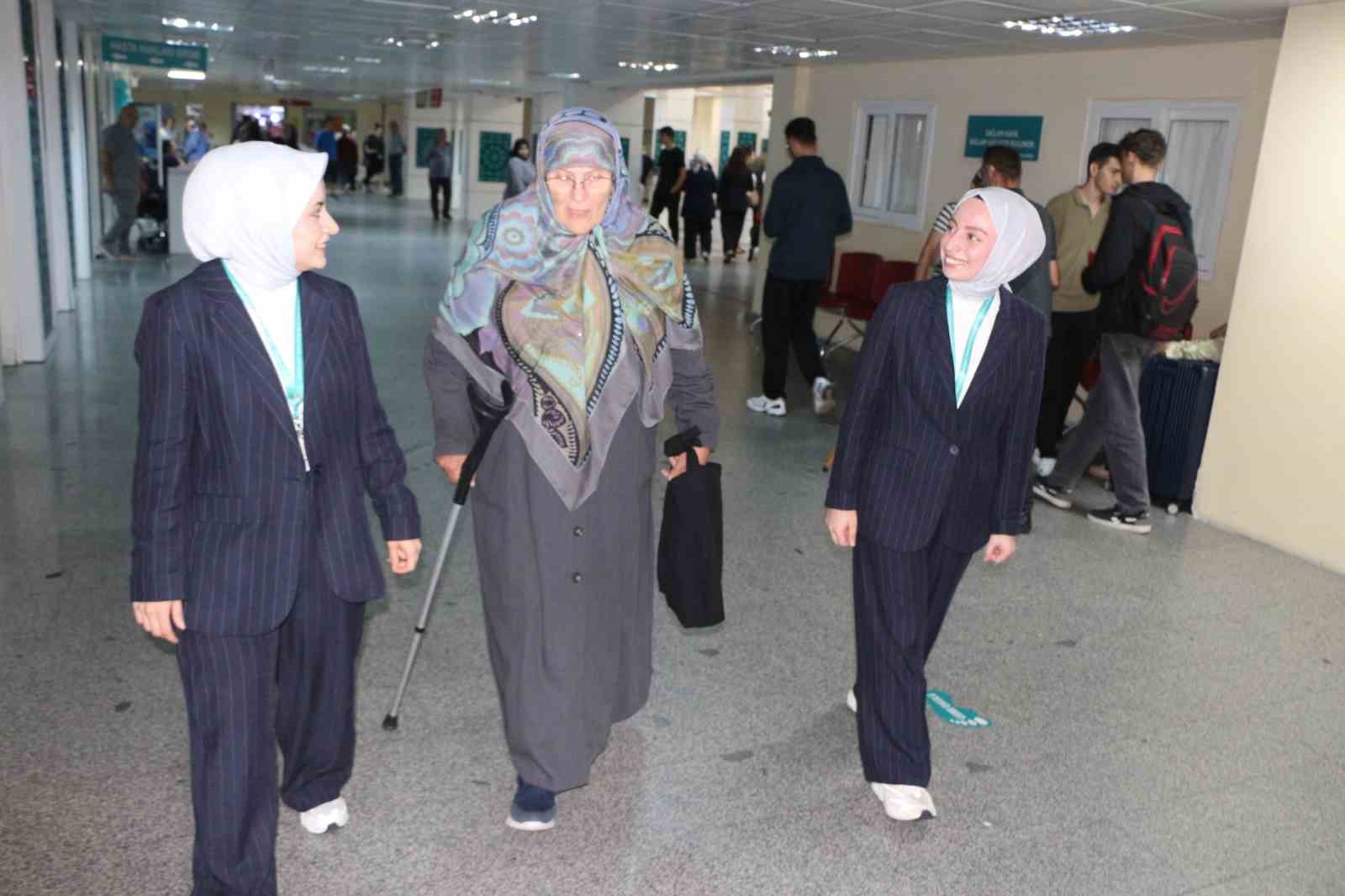 rizedeki sistem hastaneye yalniz gelen hastalarin yuzunu guldurdu jnJUaLq8