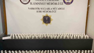 samsunda kamyonette 16 bin 800 sentetik ecza ele gecirildi Nmxul2Qz