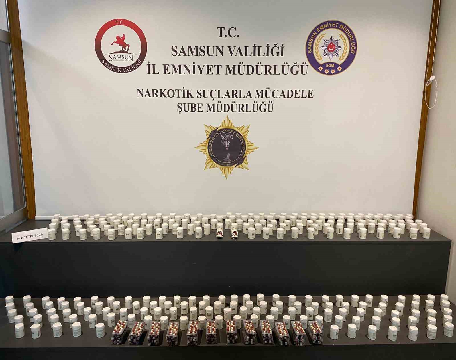 samsunda kamyonette 16 bin 800 sentetik ecza ele gecirildi