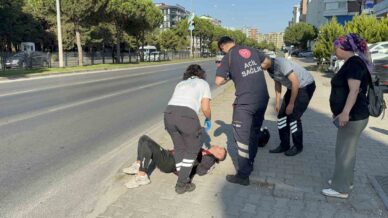 samsunda motosiklet yayaya carpti 2 yarali ssSn2LKw