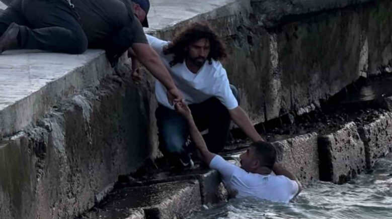 samsunda taskinlik yapan sahis polisten kacarken denize atladi dzu3IOP4