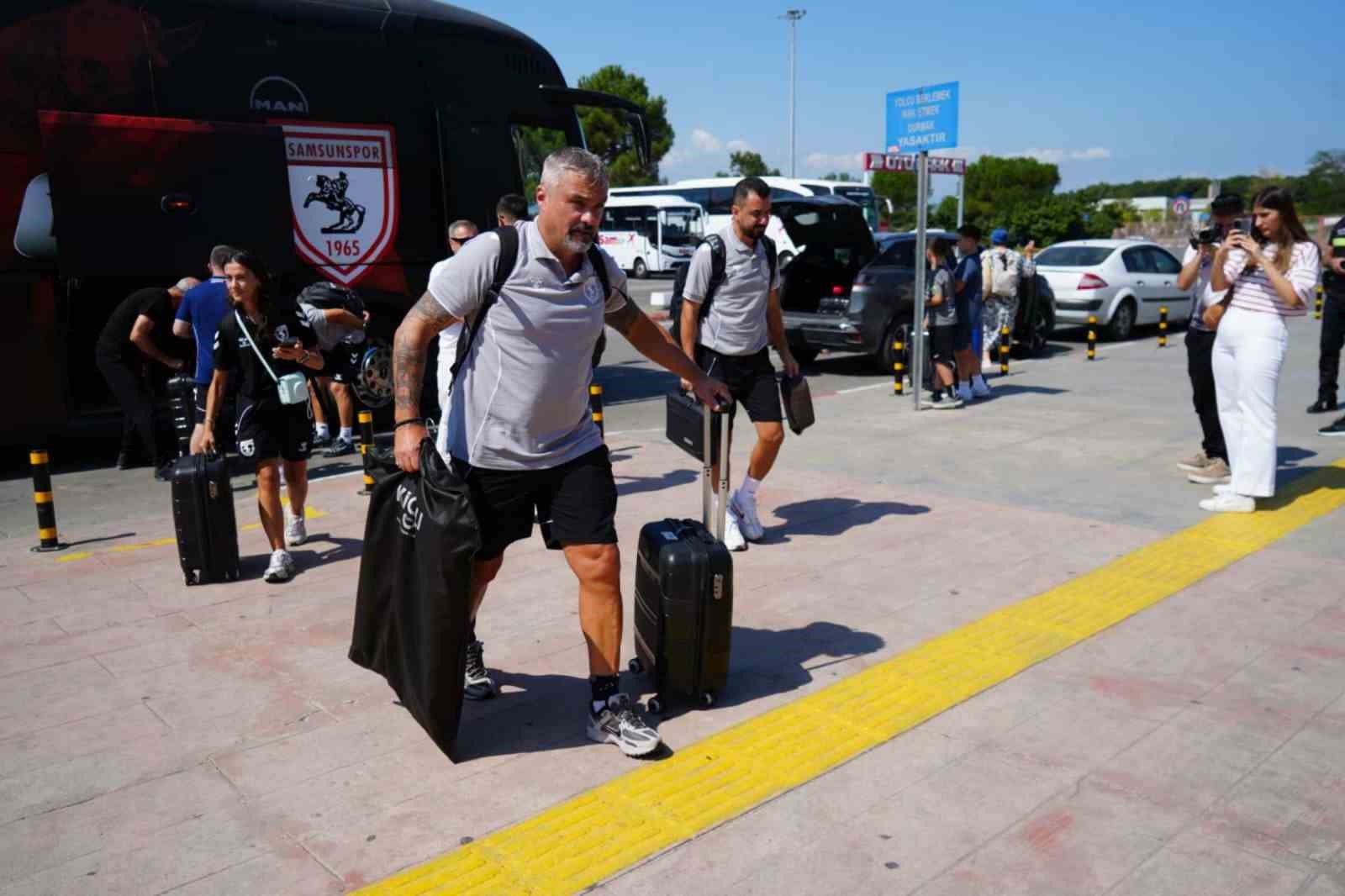 samsunspor panathianikos maci icin atinaya gitti