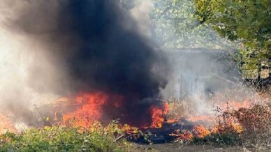 sarampole ucan otomobil alev topuna dondu D6h4ystq