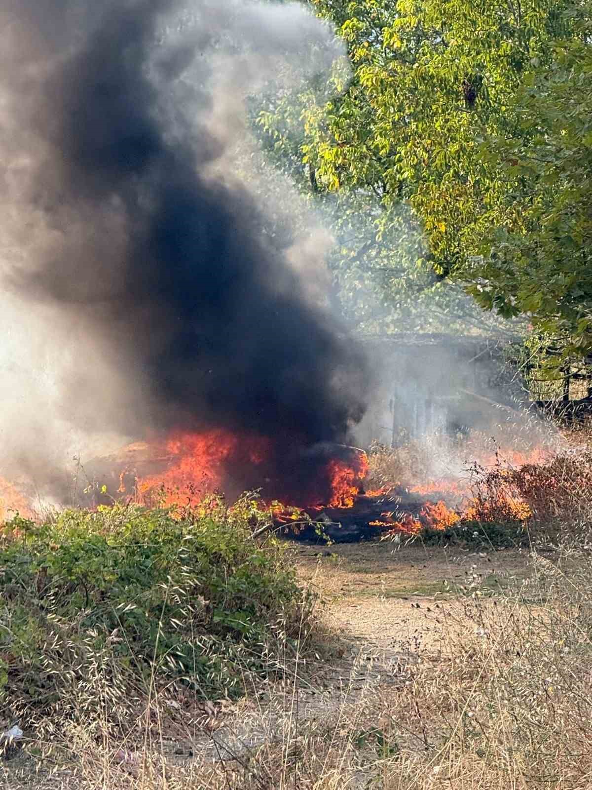sarampole ucan otomobil alev topuna dondu D6h4ystq
