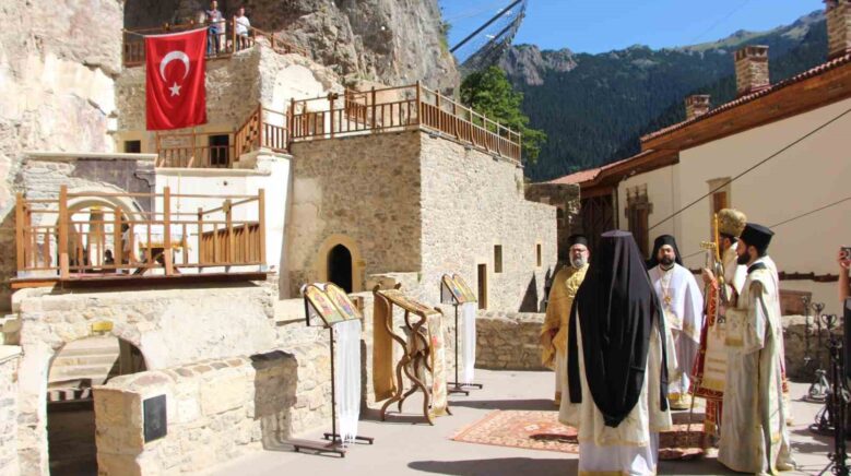 sumela manastirinda 12 ayin J5q6Pvqy