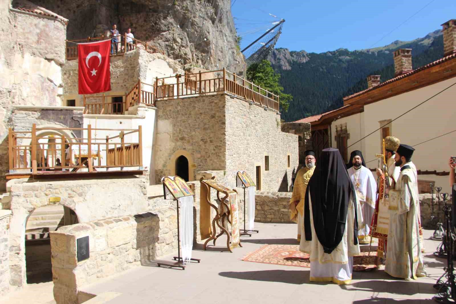 sumela manastirinda 12 ayin U8T9nngK