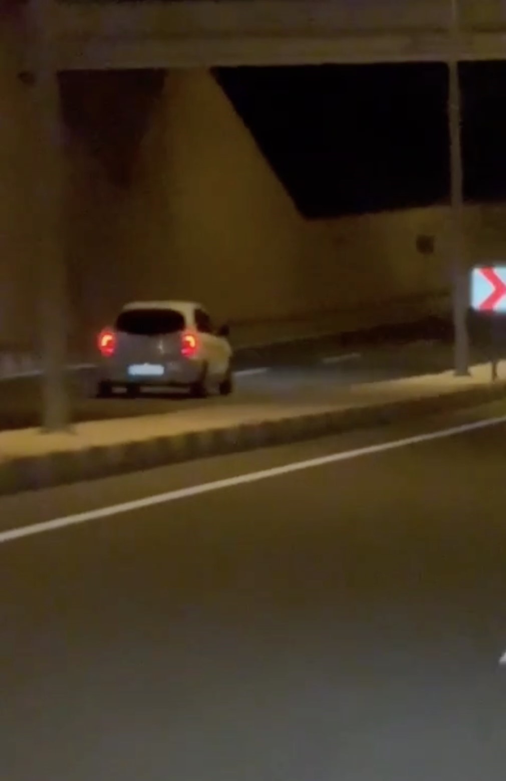 ters seritte yolculuk yapan otomobil surucusune ceza gGmInm99