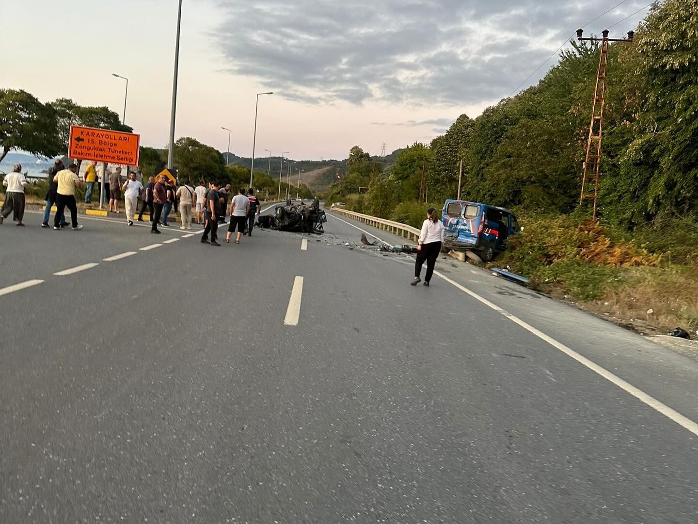 tofas otomobil jandarma aracina carpti 1 agir yarali