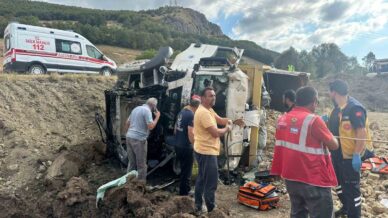 tokatta hafriyat kamyonlari carpisti 1 surucu agir yaralandi ne5ztMFi