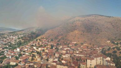 tokatta otluk alanda baslayan yangin agaclik alana sicradi 5FtxHysJ