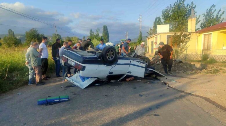 tokatta otomobil ile traktor carpisti 1 yarali GkwGXglV