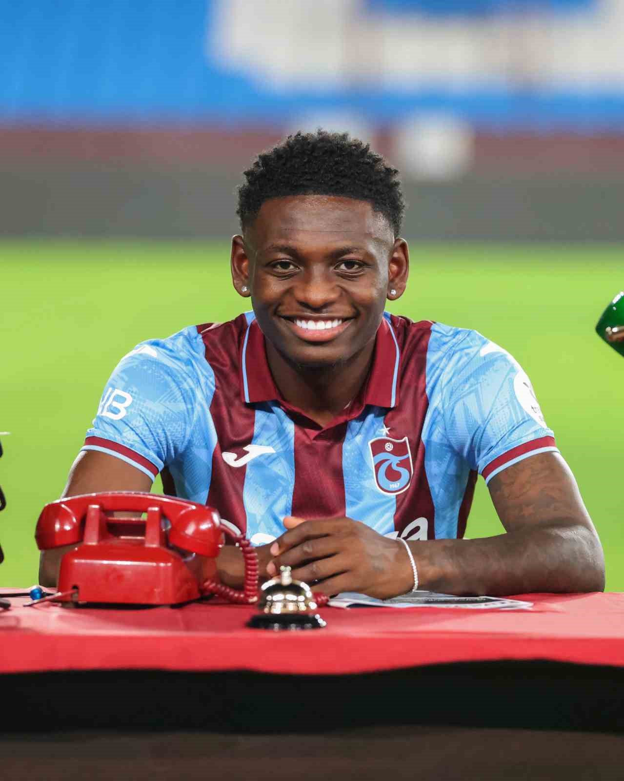 trabzonspor kazeem olaigbeyi 5 yilligina kadrosuna katti qrq9rReA