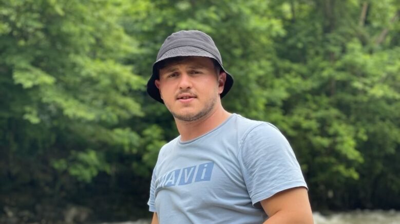 tutukluk yapan silahiyla oynarken silah ates aldi genc hayatini kaybetti ggxp6uzi