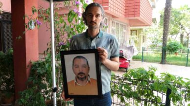 vurulduktan 4 yil sonra hayatini kaybeden doktorun kardesi olayi gerceklestiren sahis 3 yildir sokaklarda HKmU99J7