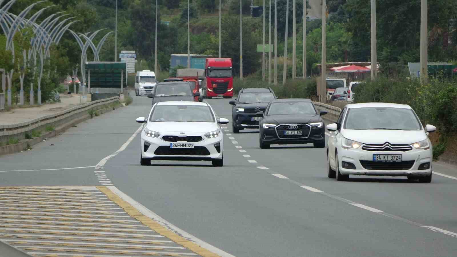 yollara karadeniz dokunusu cay ve findik asfaltla bulusuyor u9hRY2WY