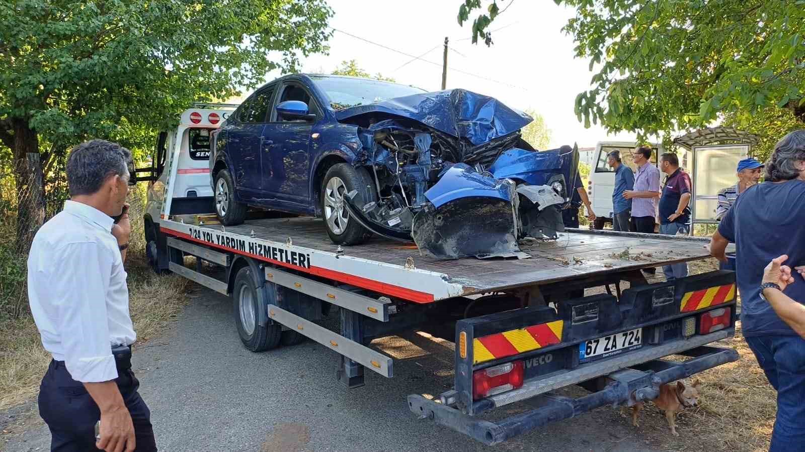 zonguldakta direksiyon hakimiyetini kaybeden otomobil agaca carpti m5sAyK4I