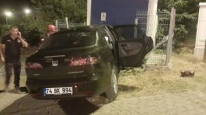 zonguldakta kontrolden cikan otomobil trafoya carpti fOuhFJfU