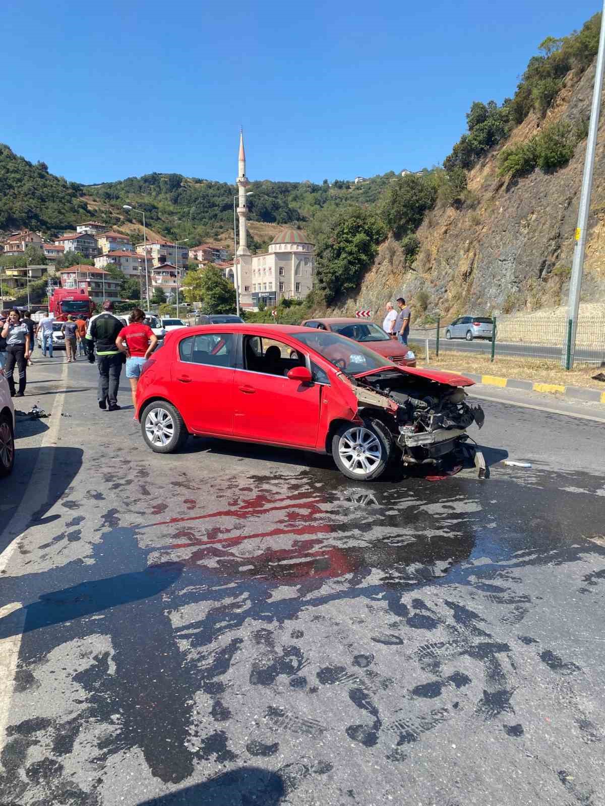 zonguldakta zincirleme trafik kazasinda 5 arac birbirine girdi Js7fMlOE