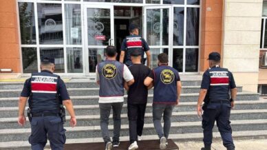 117 yil kesinlesmis hapis cezasi bulunan firari yakalandi VFD7KIlH