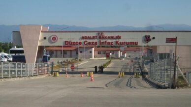 15 yil 10 ay hapis cezasi bulunan sahis yakalandi dzdSImGy