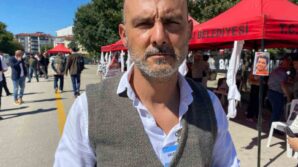 acili babadan otel yoneticilerine hollywood senaryosu yazmaya calisirken boluwood senaryosu olmus Fluydj9I