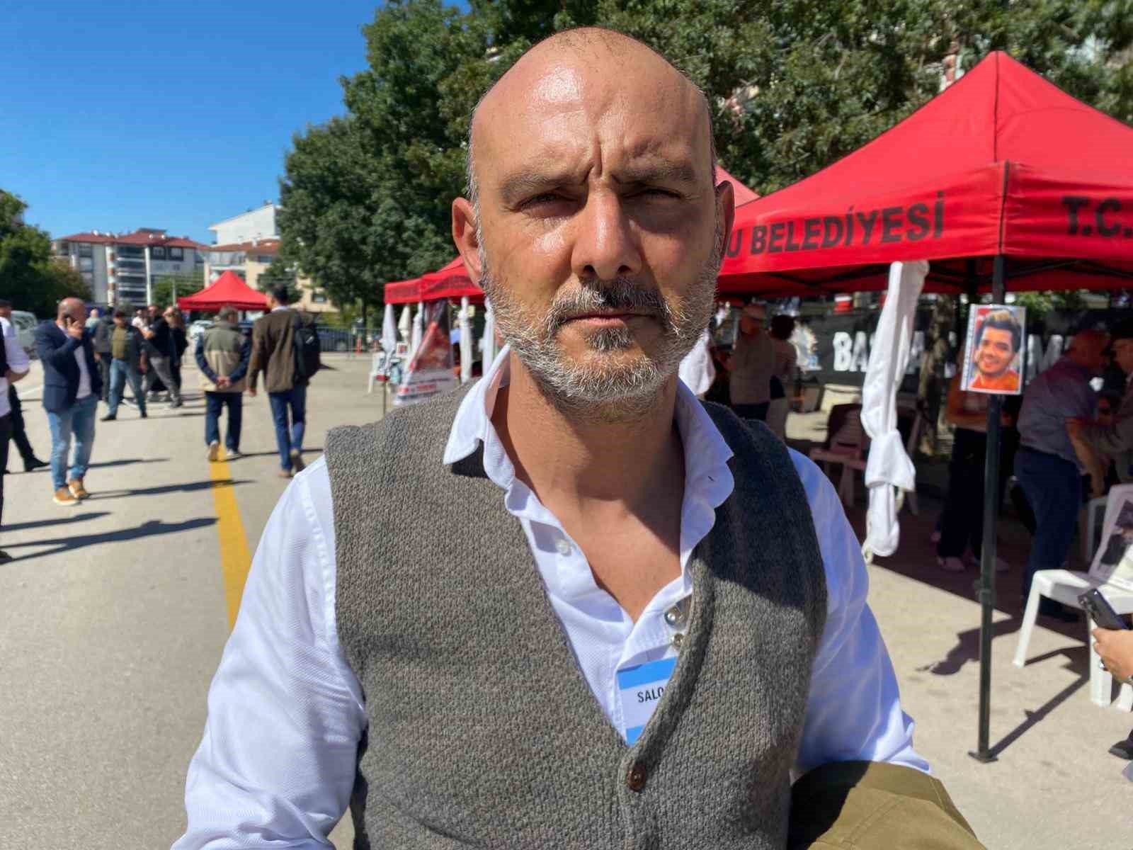 acili babadan otel yoneticilerine hollywood senaryosu yazmaya calisirken boluwood senaryosu olmus Fluydj9I