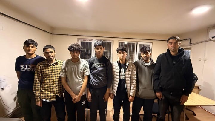 amasyada ormanlik alanda 8 duzensiz gocmen yakalandi jbDd23En