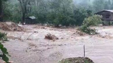 artvinde saganak yagis sele neden oldu JwBP3Vry