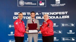 barulu akademisyen odulunu bakan kacirdan aldi 5VzYTKeH