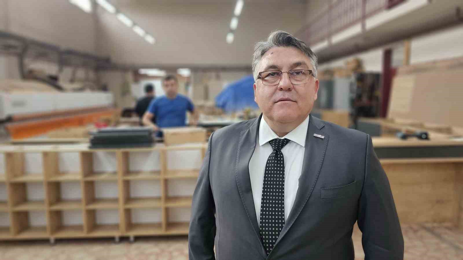 beun ahsap atolyesiyle mobilya ihtiyacini karsiliyor hem uretiyor hem de tasarruf sagliyor