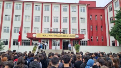 boluda 52 bin ogrenci ders basi yapti naR39fDl