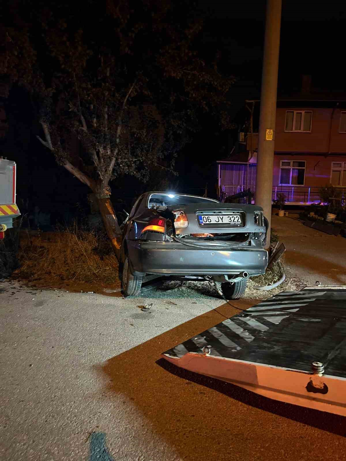 boluda alkollu surucu agaca carpti 2 yarali 2Gauvdy1