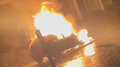 caycumada otomobil park halindyken alev aldi UMl6lU2l