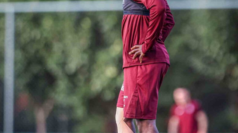 christ inao oulai ilk macinda goz doldurdu LMBulQXG