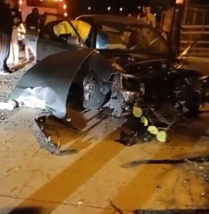 direksiyon hakimiyetini kaybetti once eve sonra direge carpti 1i agir 3 yarali ADU45bMC