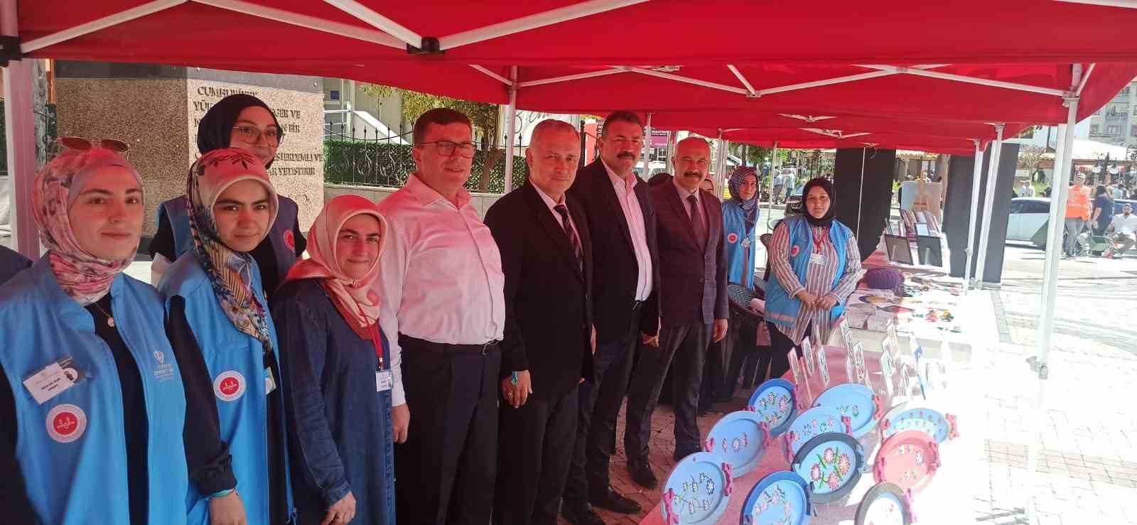 diyanet genclik merkezinden karma sergi VJSag12C