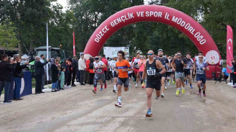 duzcede efteni duatlonu 250 sporcunun katilimi ile yapildi UAIRAsPA