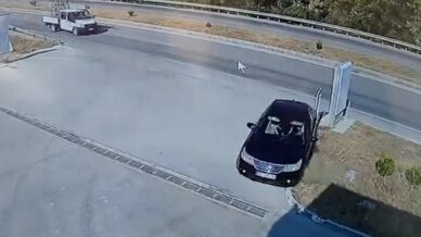 faciadan donuldu otomobil akaryakit istasyonuna suruklendi WqTG2MFa