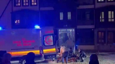 haber alinamayan yasli kadin evinde baygin halde bulundu V9YcVrrq